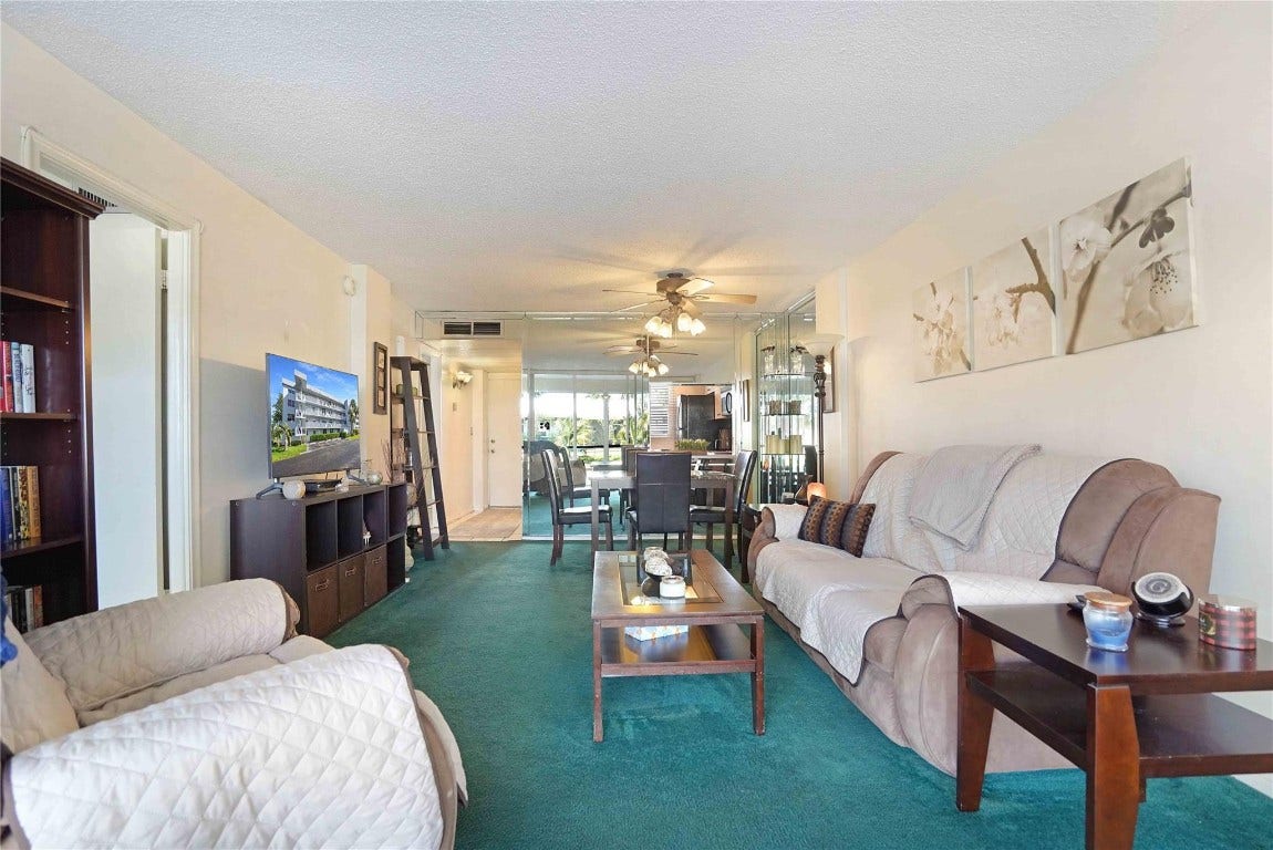 120 Royal Park Drive, #1B, Oakland Park, FL 33309