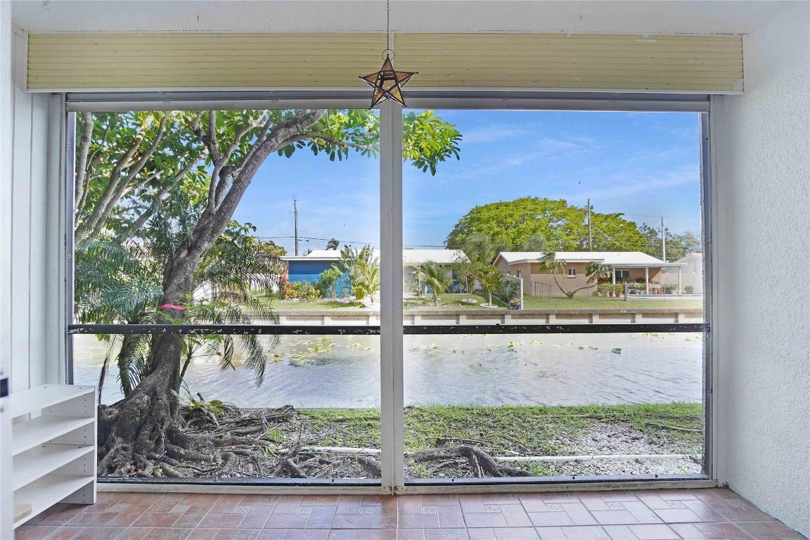 120 Royal Park Drive, #1B, Oakland Park, FL 33309