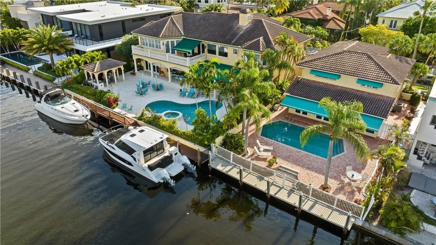 Property photo for 629 SE Riviera Drive, Fort Lauderdale, FL