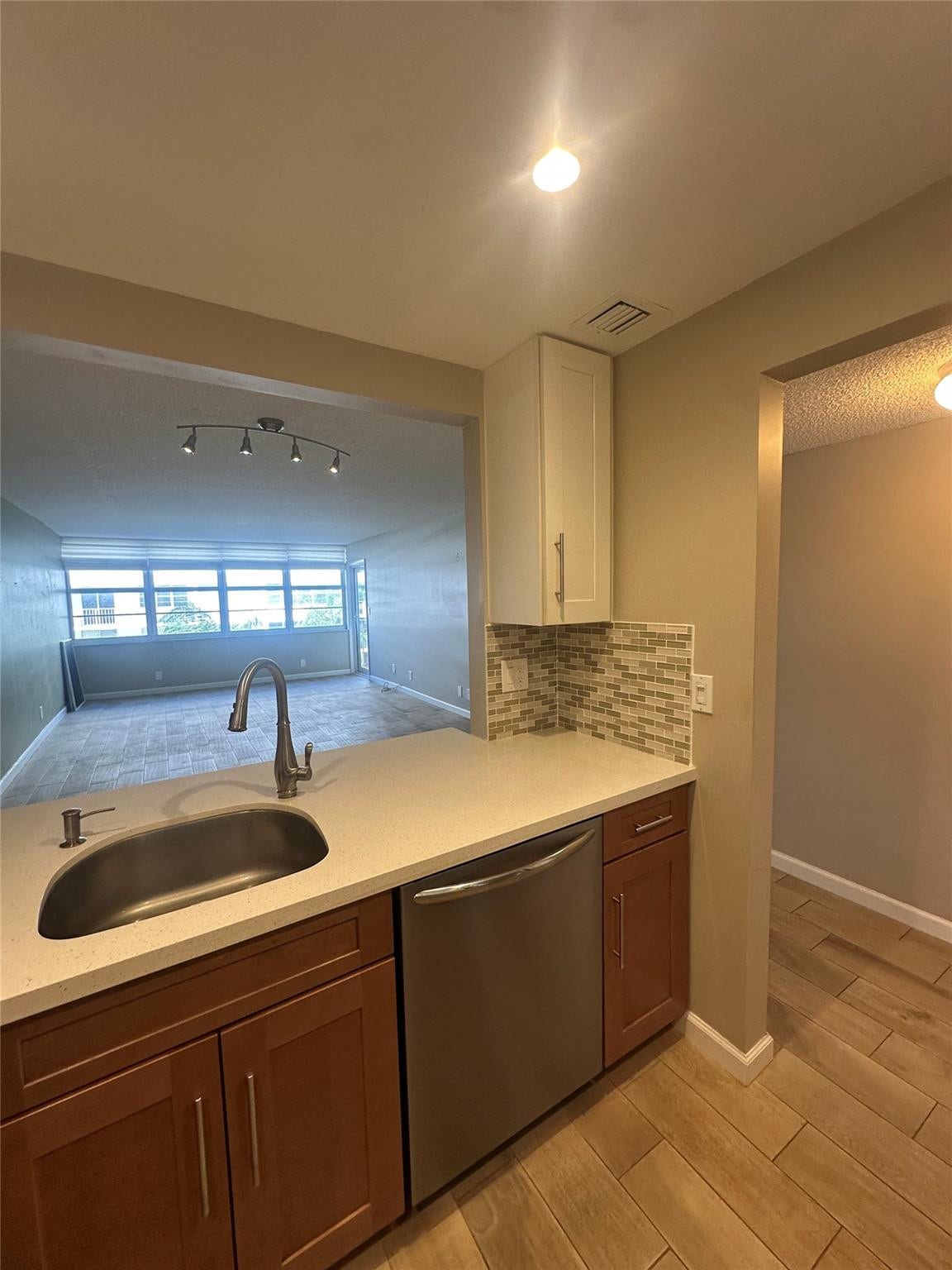1160 N Federal Highway, #415, Fort Lauderdale, FL 33304 Photo 8
