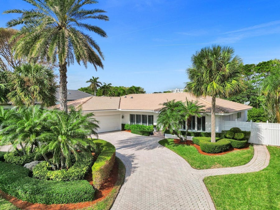Property photo for 9 Mendota, Sea Ranch Lakes, FL