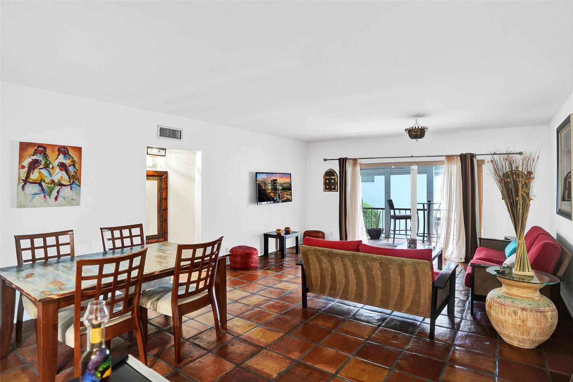 1212 SE 2nd Court, #201, Fort Lauderdale, FL 33301