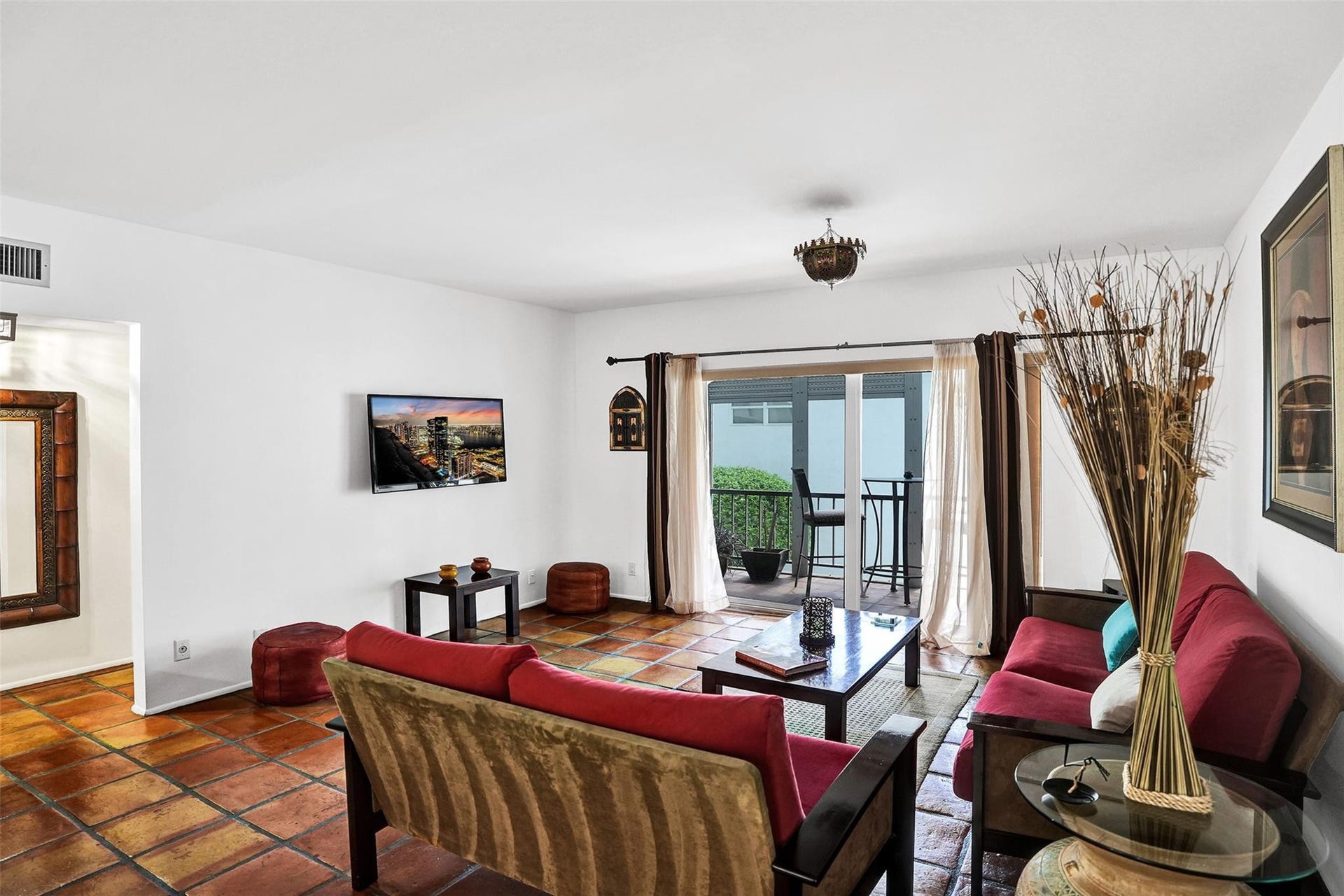 1212 SE 2nd Court, #201, Fort Lauderdale, FL 33301