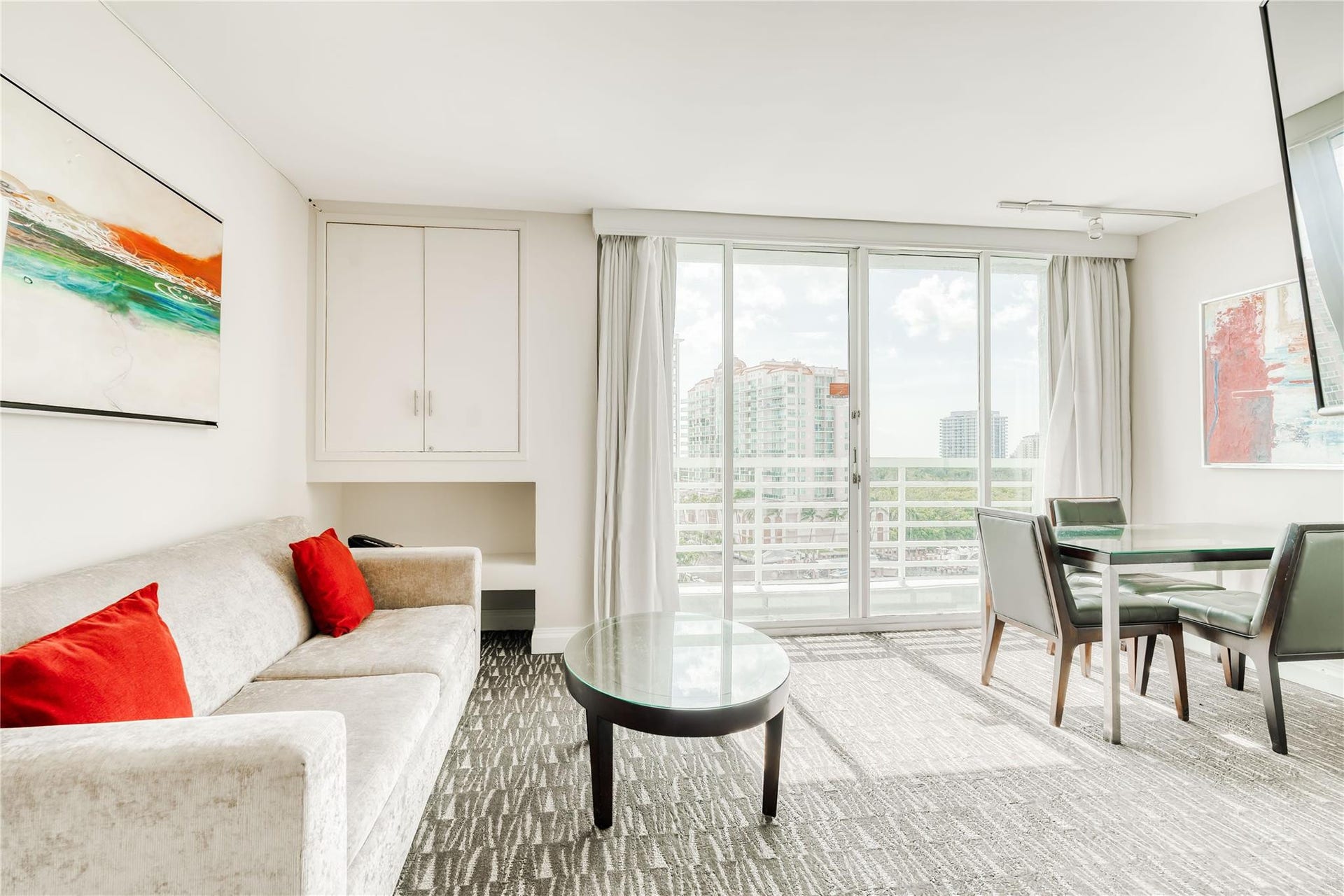2670 E Sunrise Boulevard, #826, Fort Lauderdale, FL 33304 Photo 2