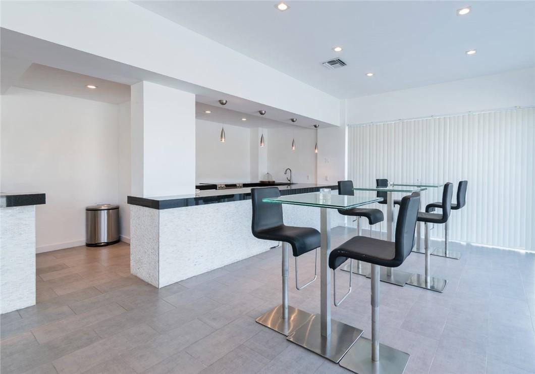 2841 N Ocean Boulevard, #802, Fort Lauderdale, FL 33308 Social Kitchen