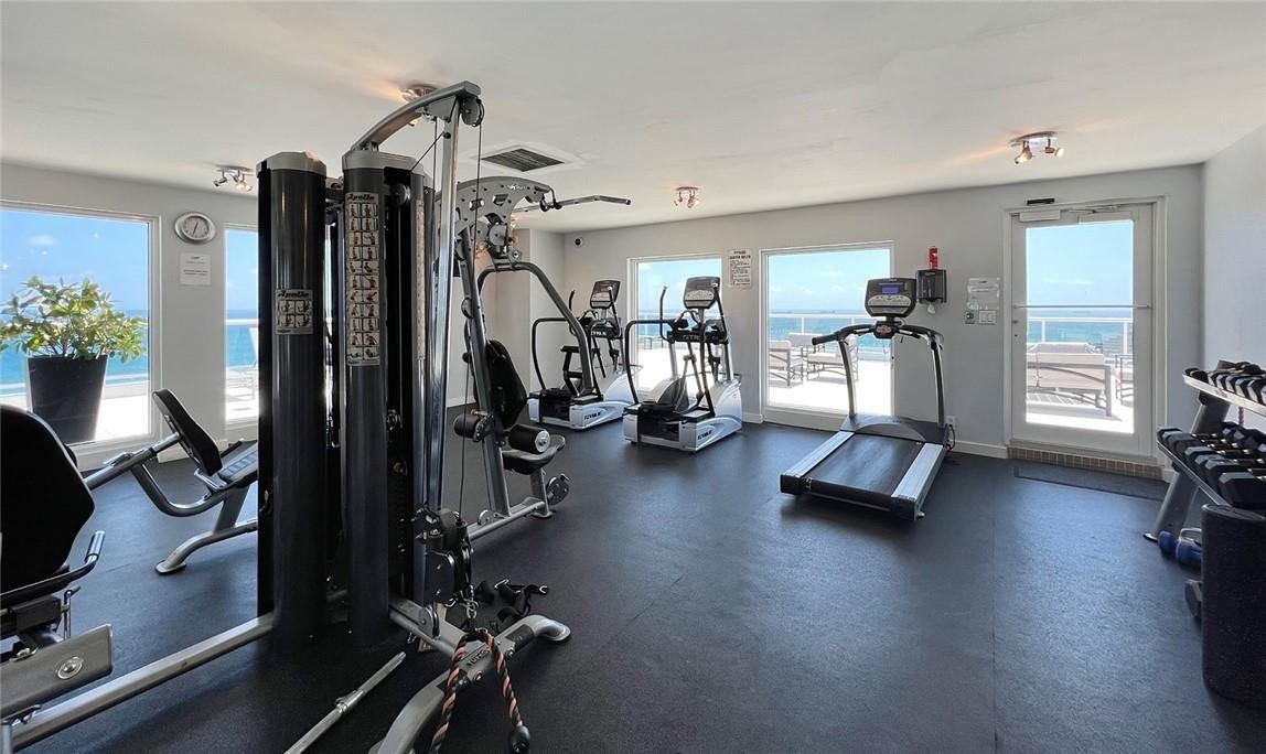 2841 N Ocean Boulevard, #802, Fort Lauderdale, FL 33308 Rooftop Gym