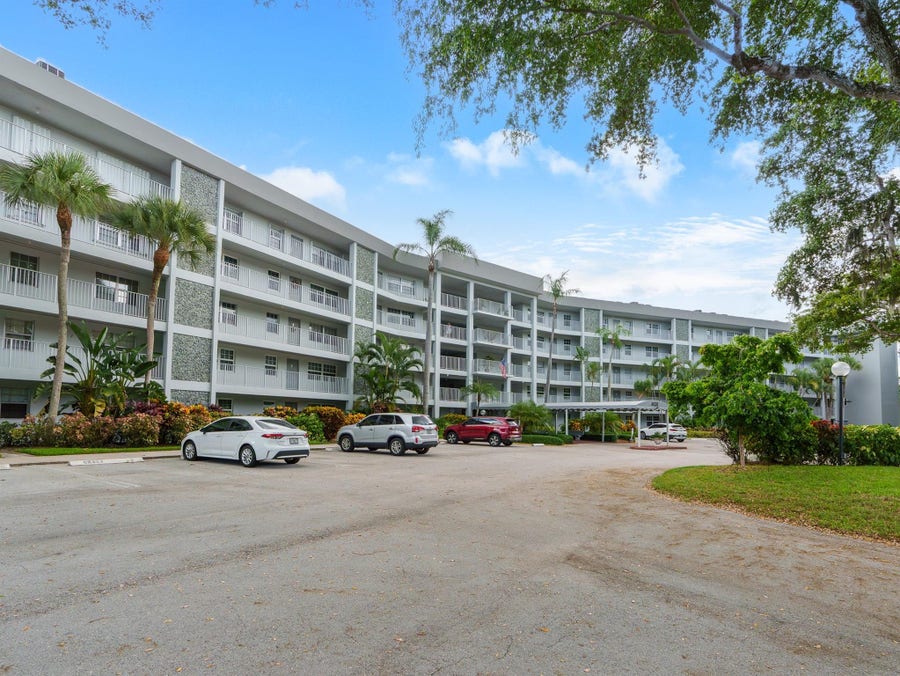 Property photo for 4020 W Palm Aire Drive, #407, Pompano Beach, FL