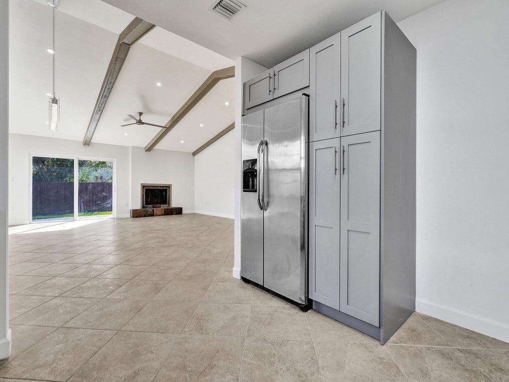 212 NE 2nd Court, Dania Beach, FL 33004 212 NE 2nd Court, Dania Beach, FL 33004