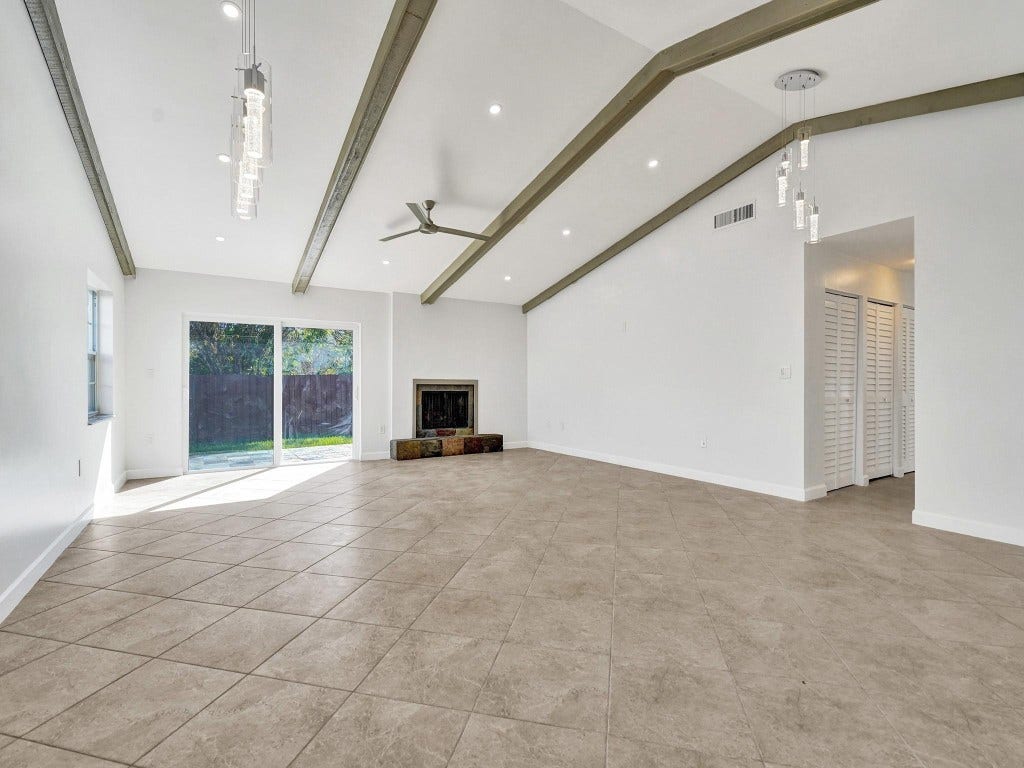 212 NE 2nd Court, Dania Beach, FL 33004 212 NE 2nd Court, Dania Beach, FL 33004