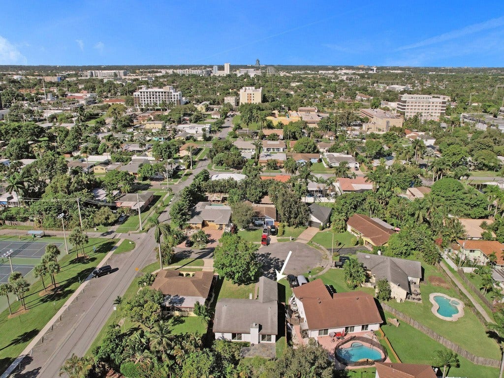 212 NE 2nd Court, Dania Beach, FL 33004 212 NE 2nd Court, Dania Beach, FL 33004