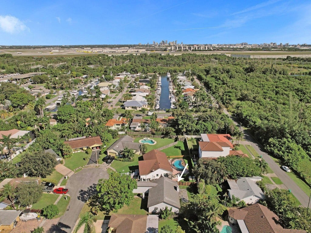 212 NE 2nd Court, Dania Beach, FL 33004 212 NE 2nd Court, Dania Beach, FL 33004