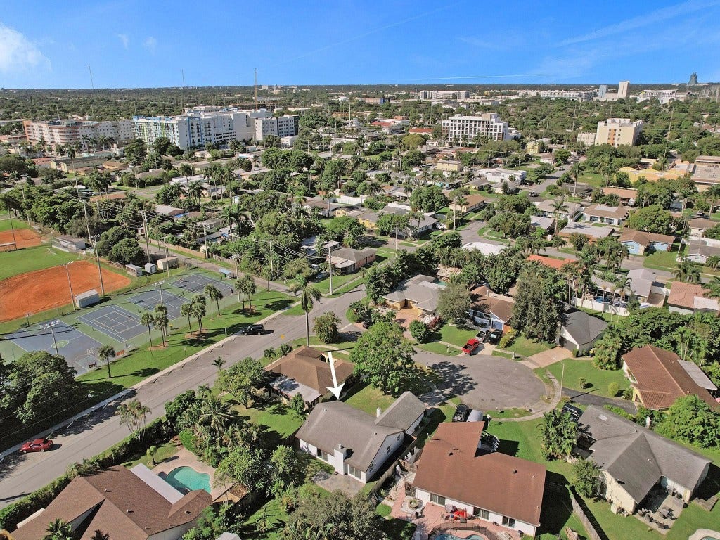 212 NE 2nd Court, Dania Beach, FL 33004 212 NE 2nd Court, Dania Beach, FL 33004