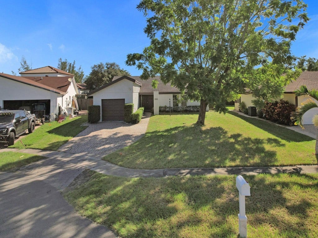 212 NE 2nd Court, Dania Beach, FL 33004 212 NE 2nd Court, Dania Beach, FL 33004