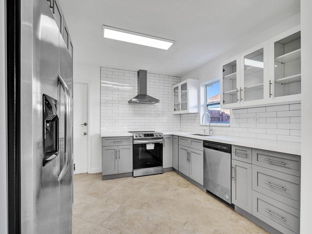 212 NE 2nd Court, Dania Beach, FL 33004 212 NE 2nd Court, Dania Beach, FL 33004