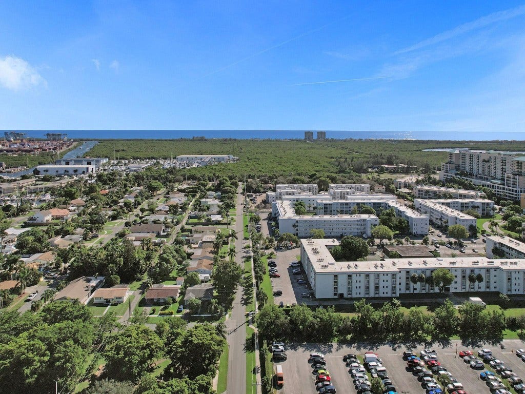 212 NE 2nd Court, Dania Beach, FL 33004 212 NE 2nd Court, Dania Beach, FL 33004