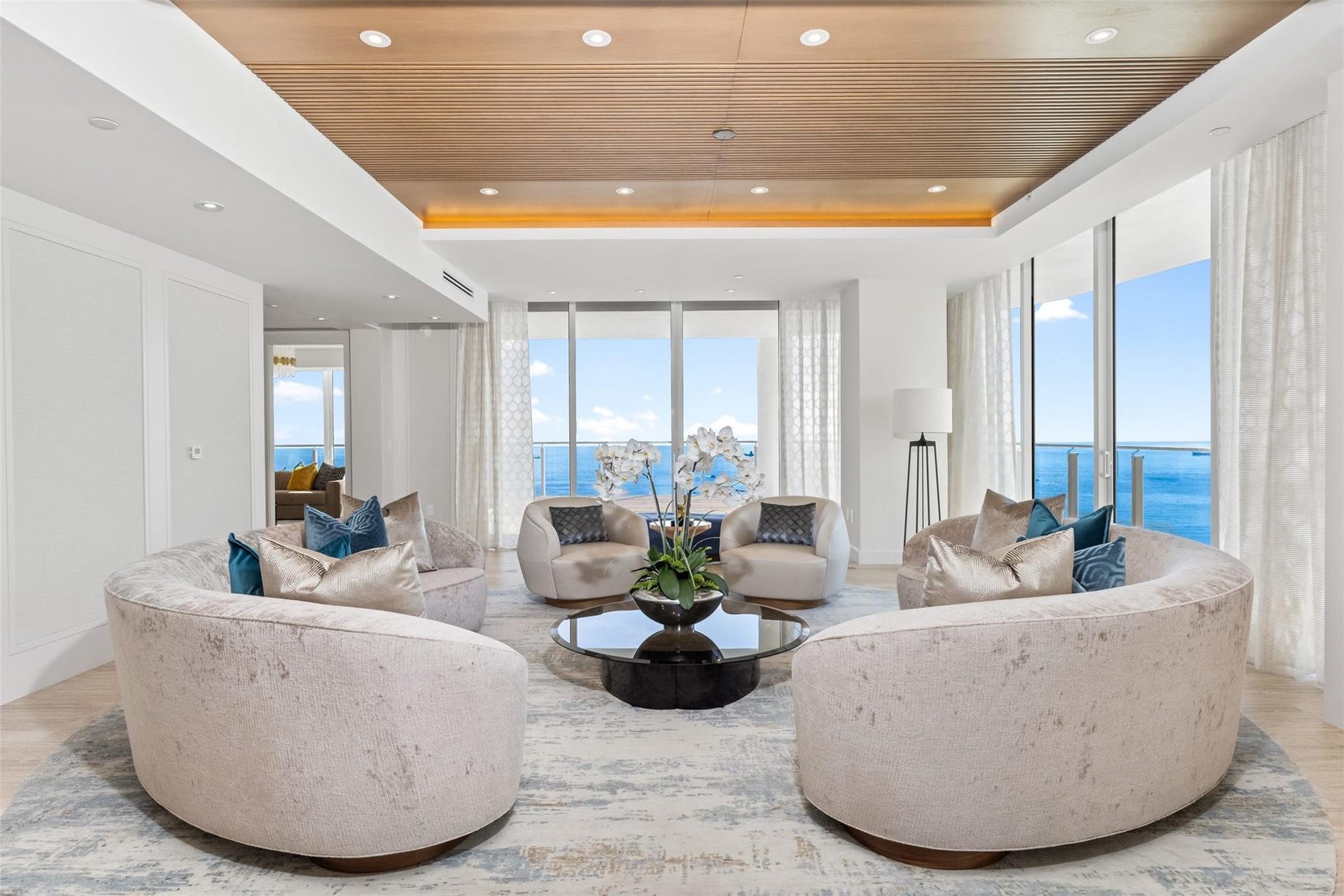 525 N Fort Lauderdale Beach Boulevard, #2201, Fort Lauderdale, FL 33304 Living Area
