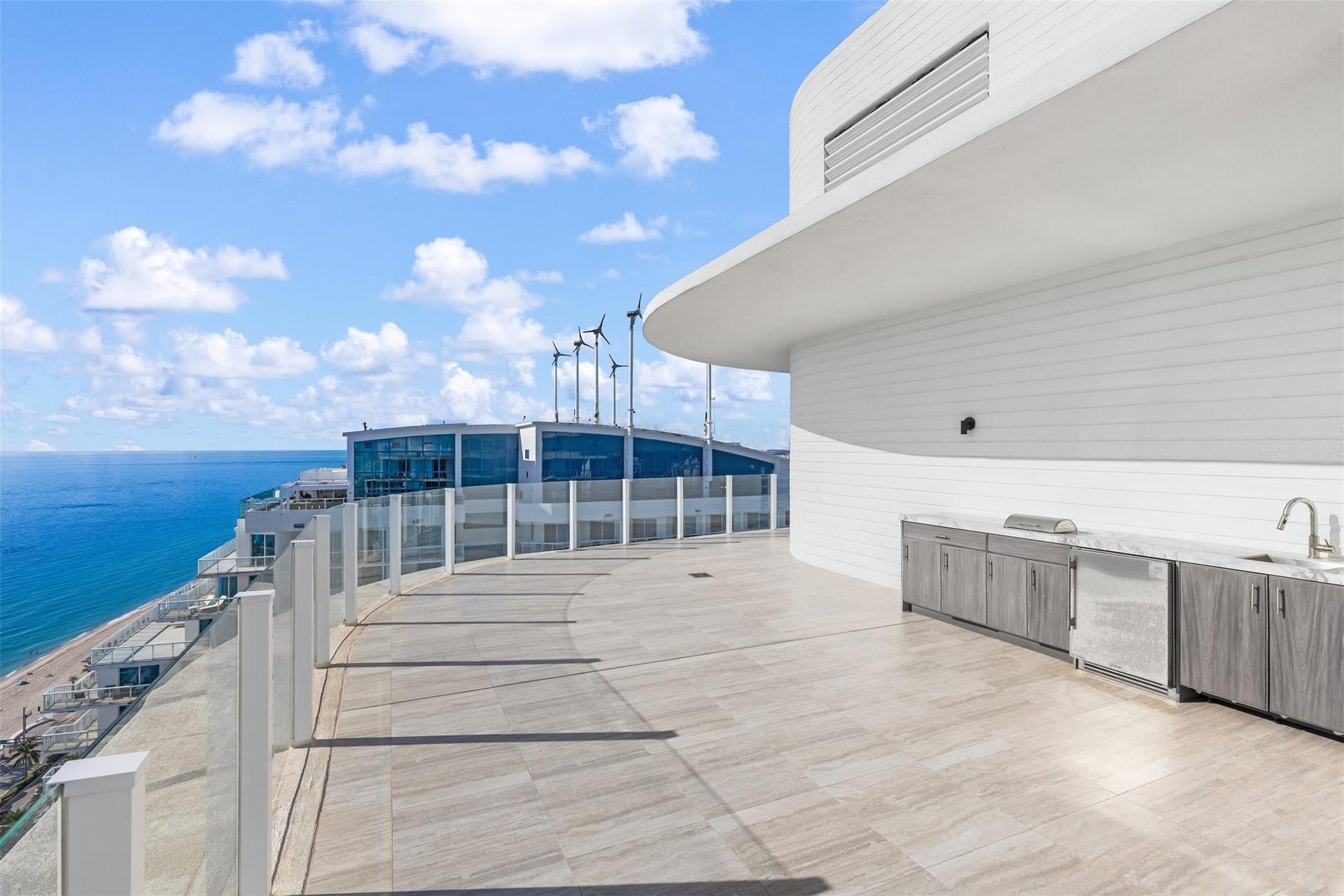 525 N Fort Lauderdale Beach Boulevard, #2201, Fort Lauderdale, FL 33304 Second Floor Ocean Side Expansive Roof Terrace