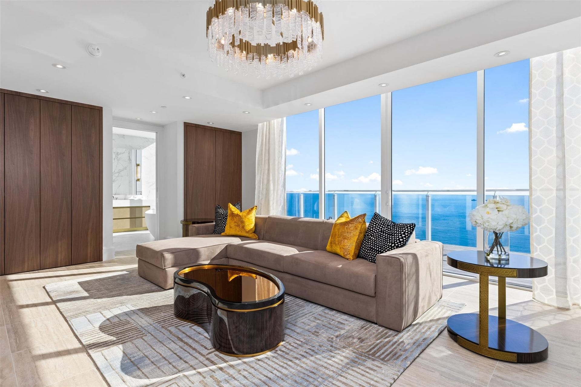 525 N Fort Lauderdale Beach Boulevard, #2201, Fort Lauderdale, FL 33304 Den/ Guest Bedroom