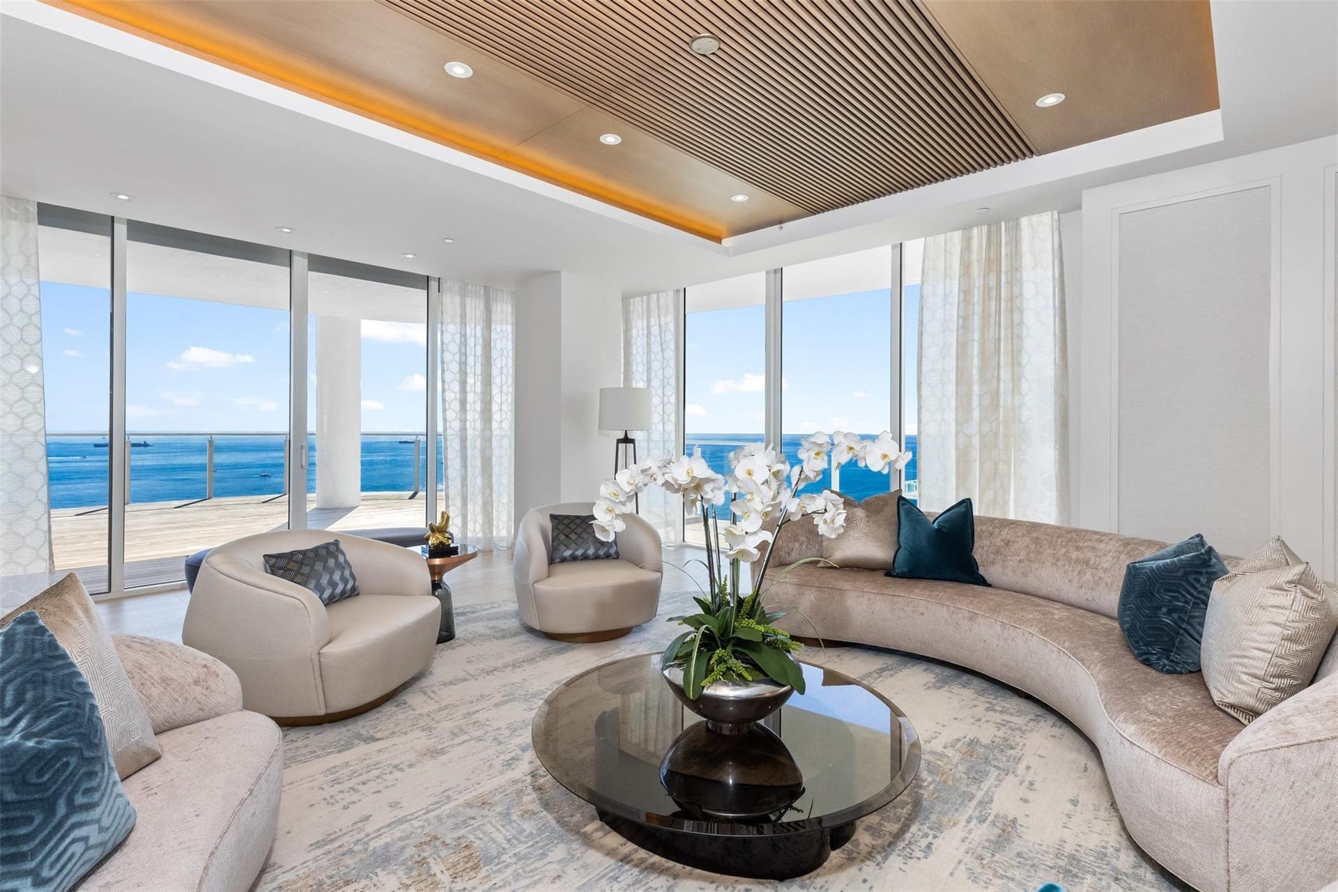 525 N Fort Lauderdale Beach Boulevard, #2201, Fort Lauderdale, FL 33304 Living Area