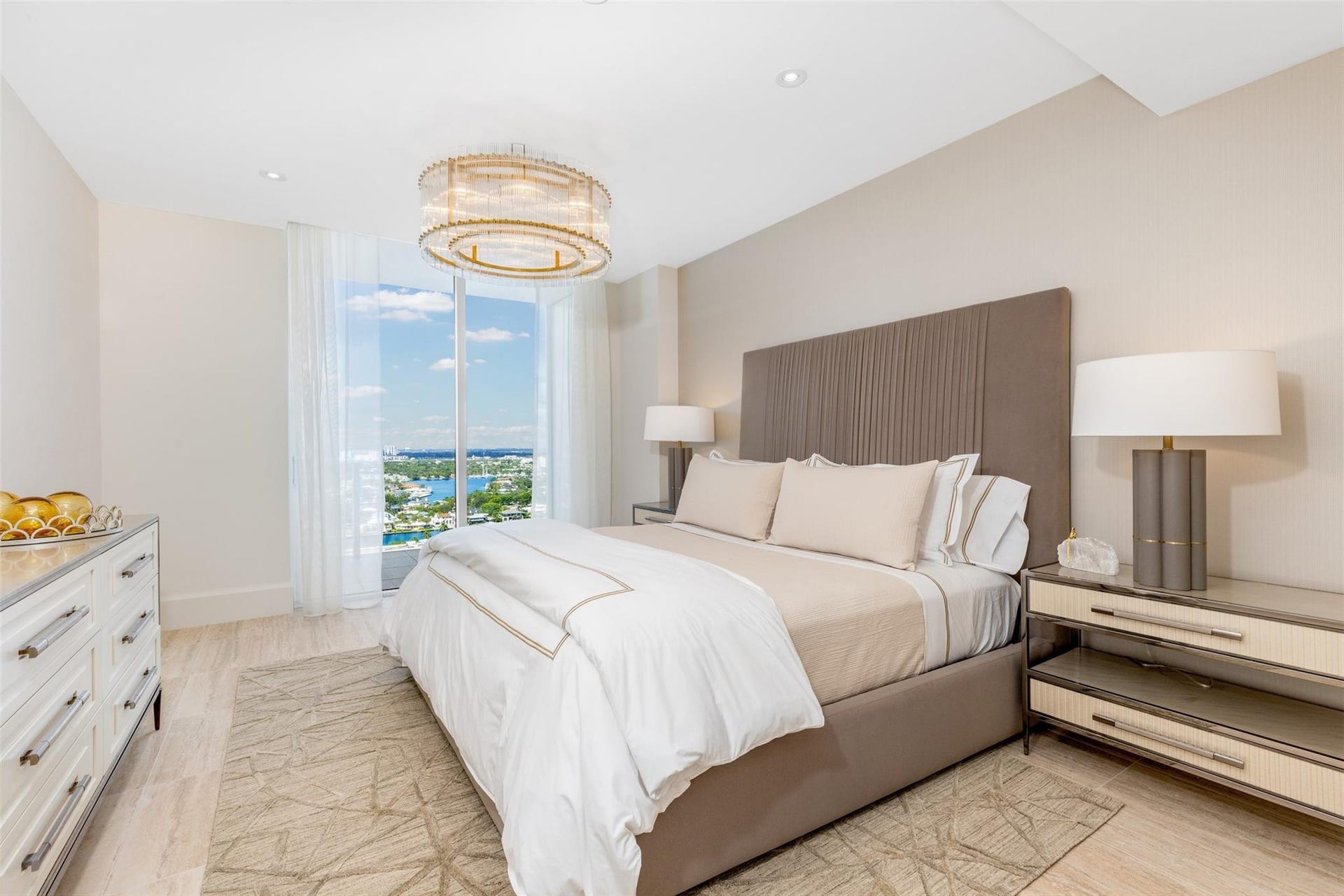 525 N Fort Lauderdale Beach Boulevard, #2201, Fort Lauderdale, FL 33304 Guest Bedroom 2