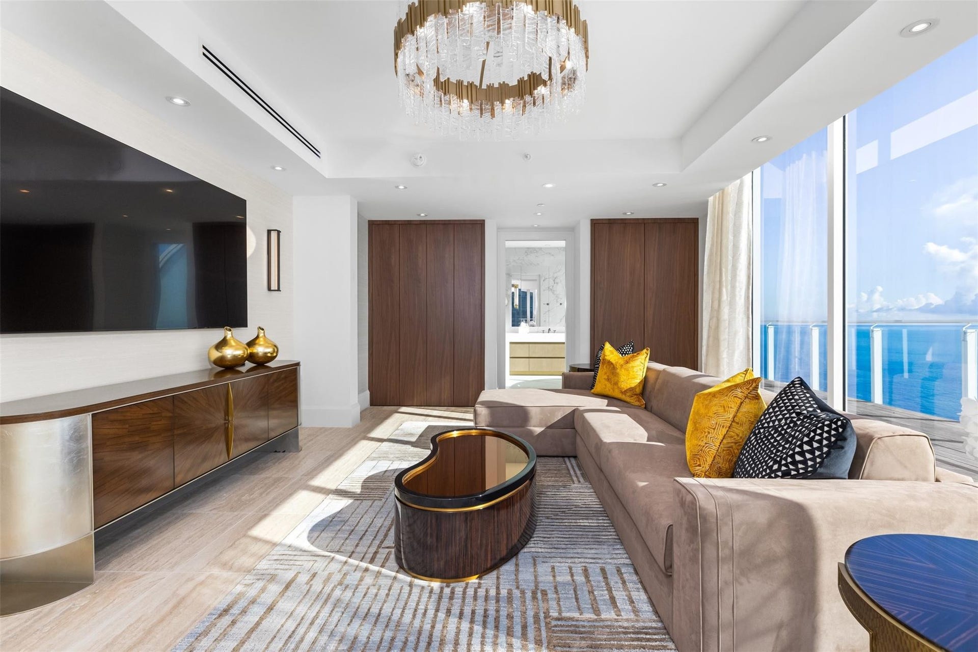 525 N Fort Lauderdale Beach Boulevard, #2201, Fort Lauderdale, FL 33304 Den/ Guest Bedroom