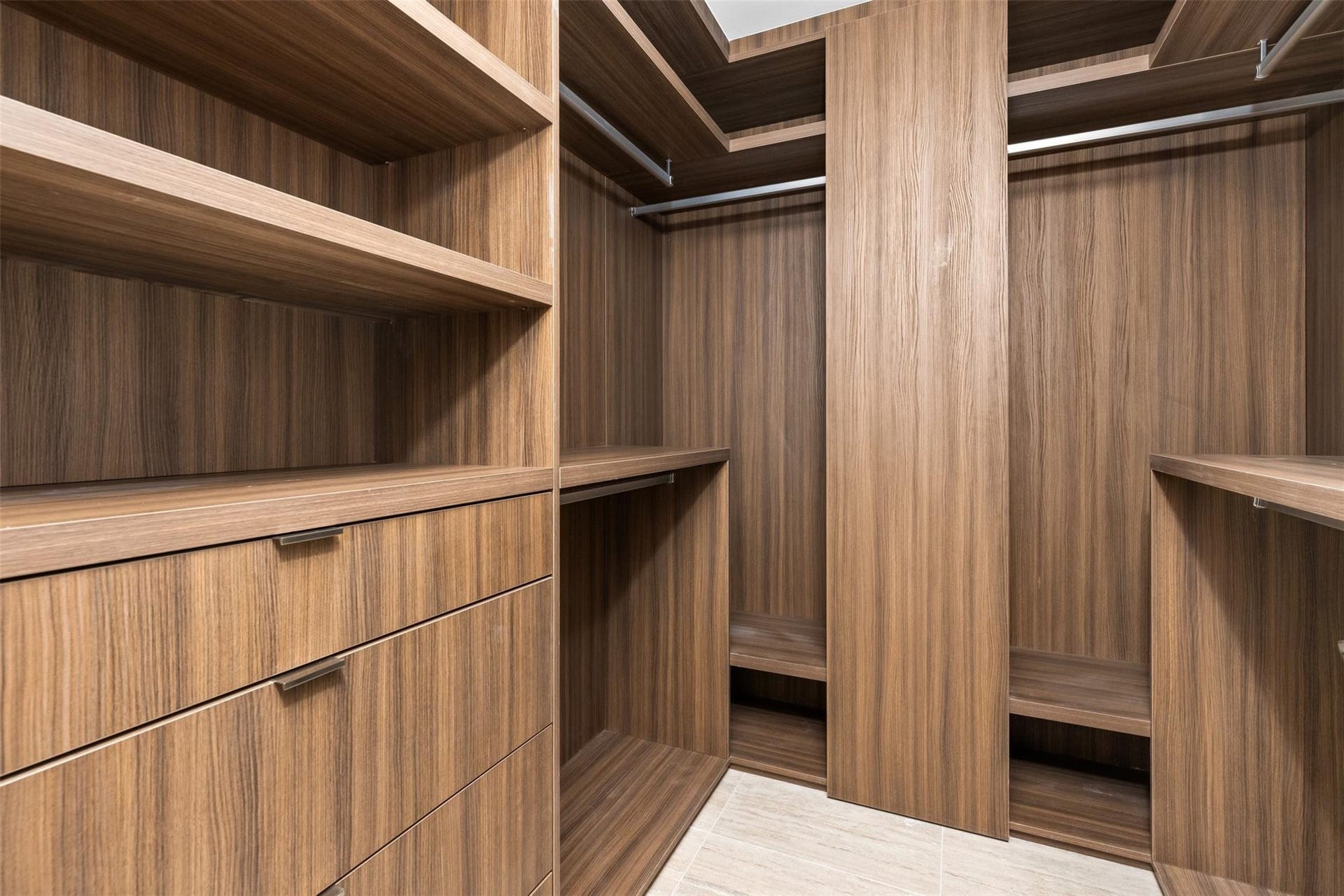 525 N Fort Lauderdale Beach Boulevard, #2201, Fort Lauderdale, FL 33304 Guest Closet