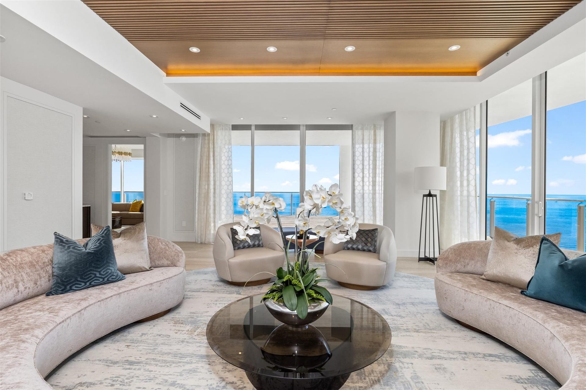 525 N Fort Lauderdale Beach Boulevard, #2201, Fort Lauderdale, FL 33304 Living Area