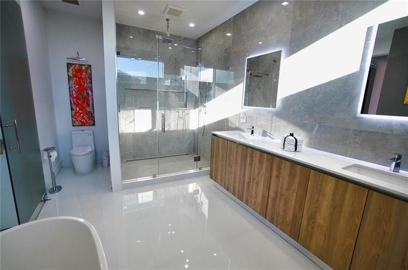 3325 NE 18th, Fort Lauderdale, FL 33305