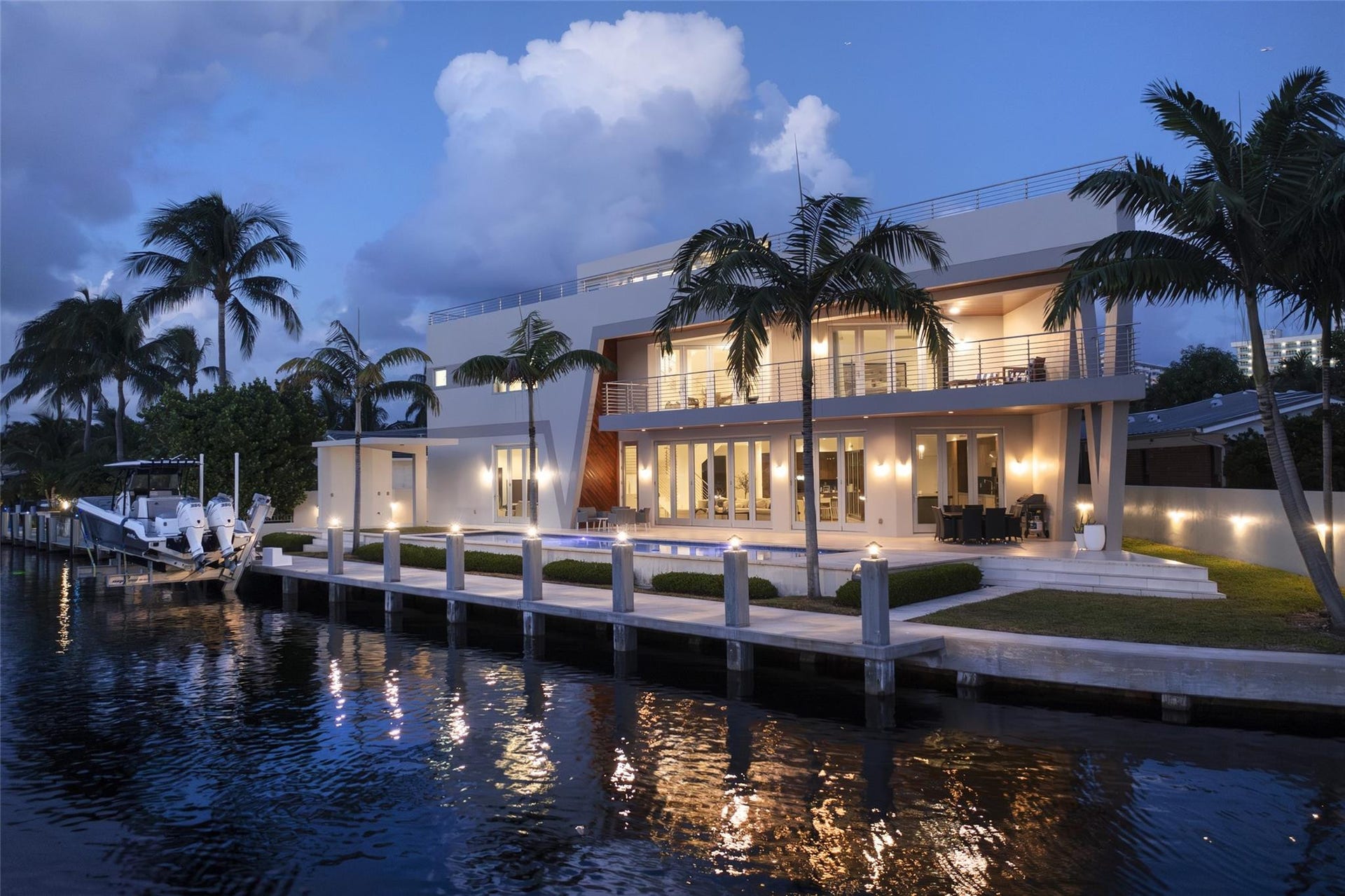 135 Ft Deepwater | 50 Ft Pool