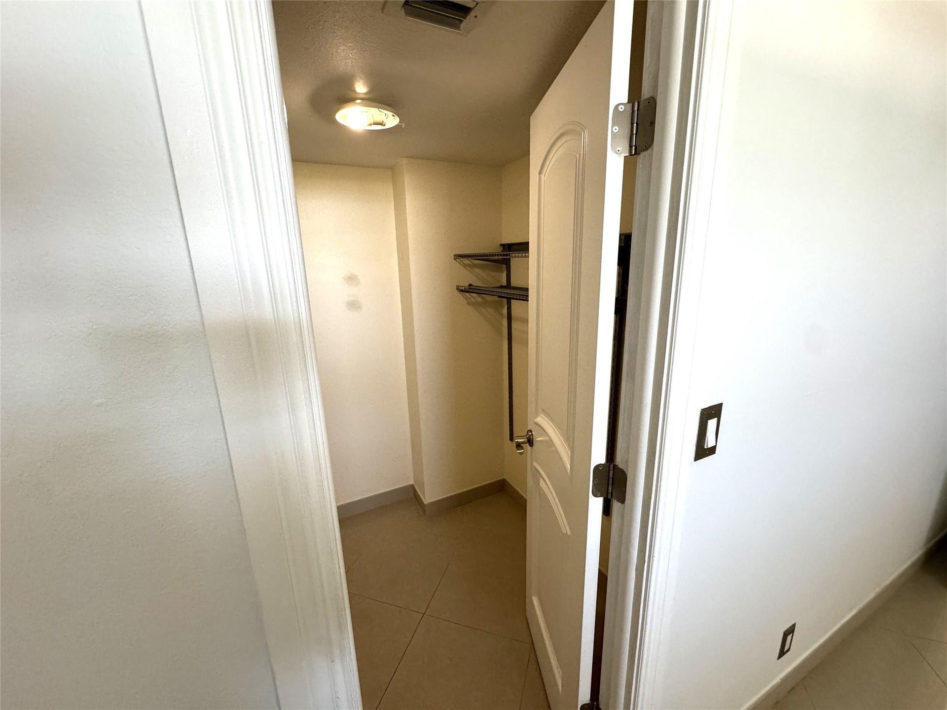 4800 Bayview Drive, #406, Fort Lauderdale, FL 33308 4800 Bayview Drive, #406, Fort Lauderdale, FL 33308
