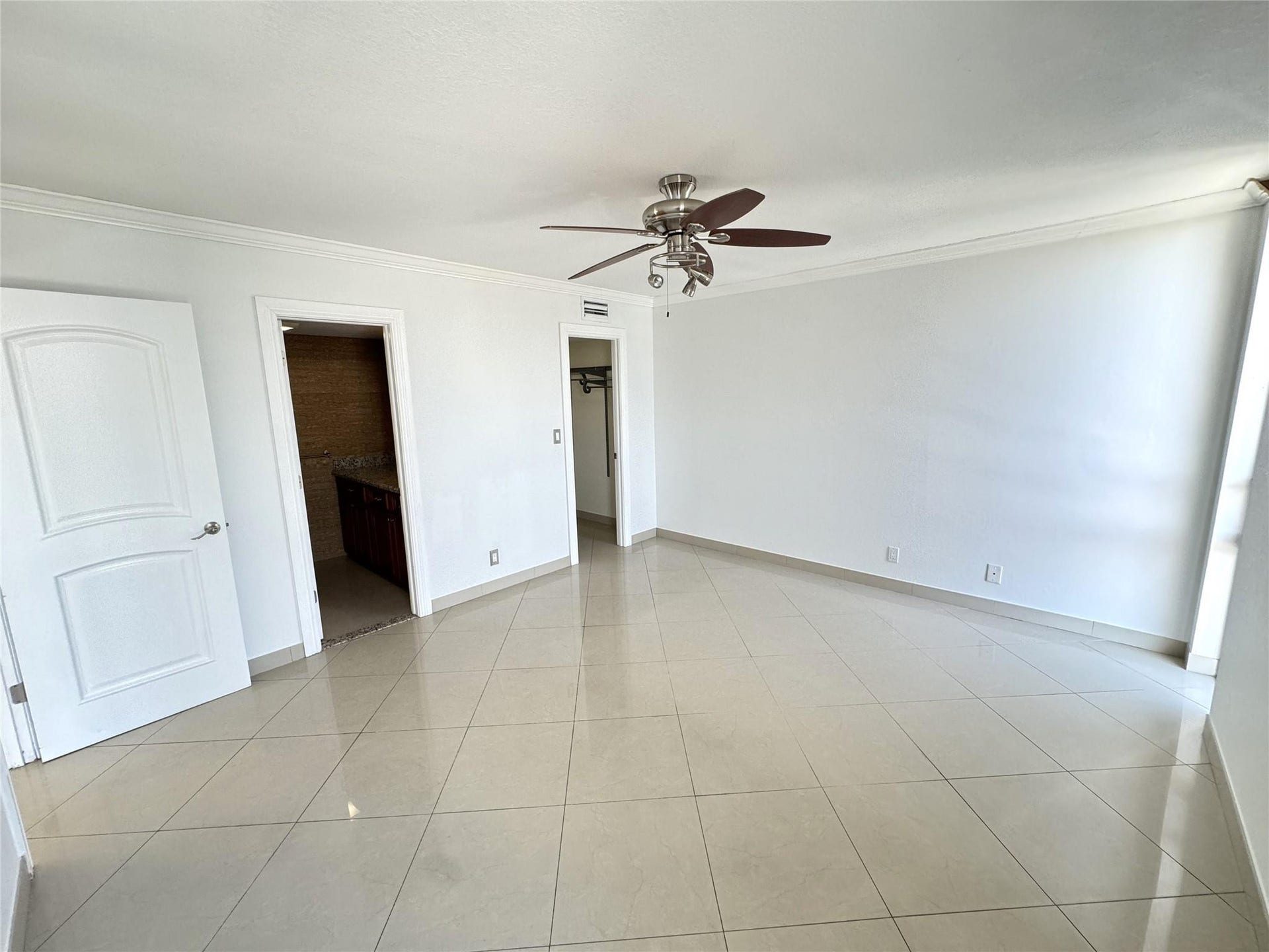 4800 Bayview Drive, #406, Fort Lauderdale, FL 33308 4800 Bayview Drive, #406, Fort Lauderdale, FL 33308
