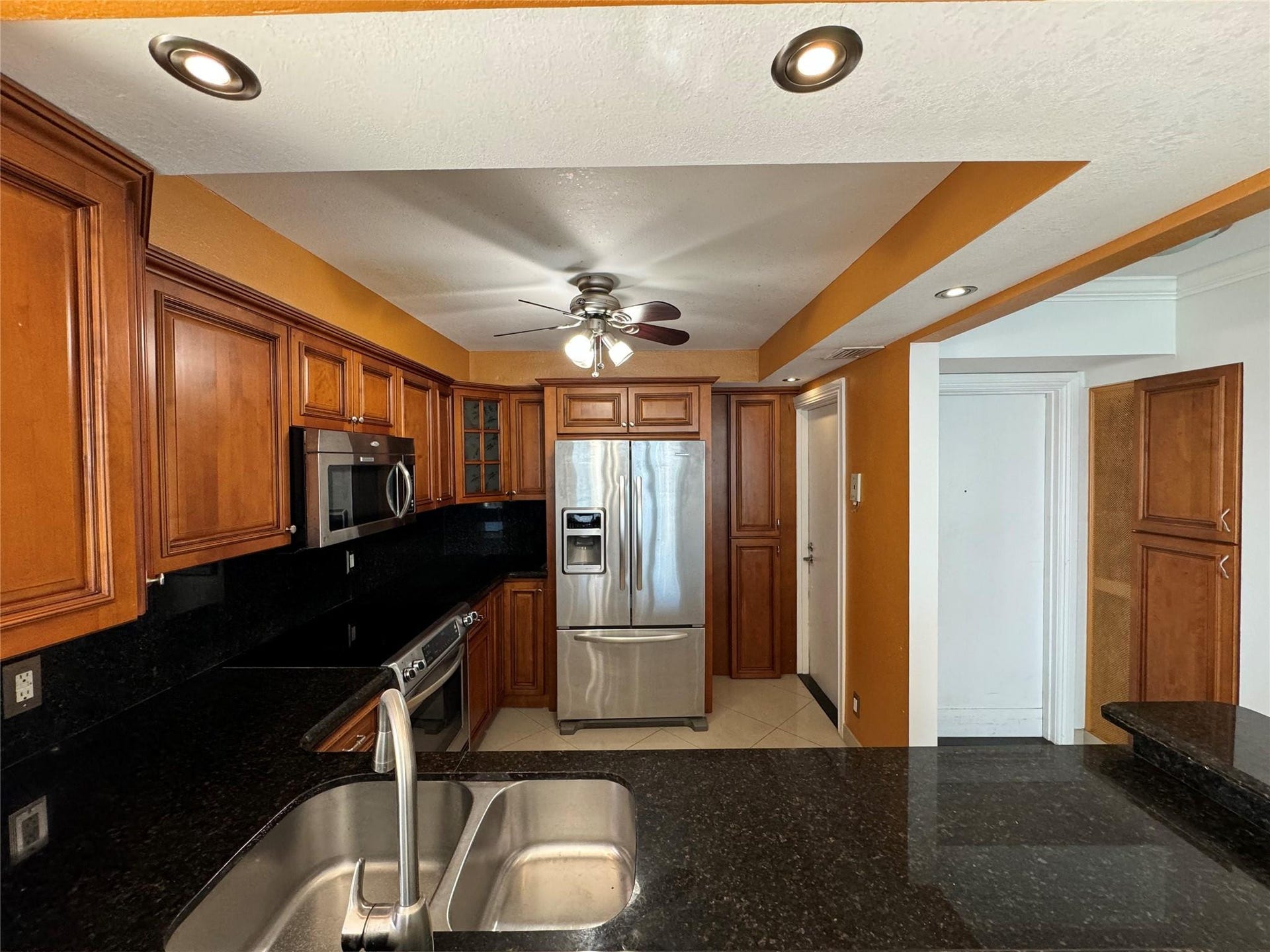 4800 Bayview Drive, #406, Fort Lauderdale, FL 33308 4800 Bayview Drive, #406, Fort Lauderdale, FL 33308