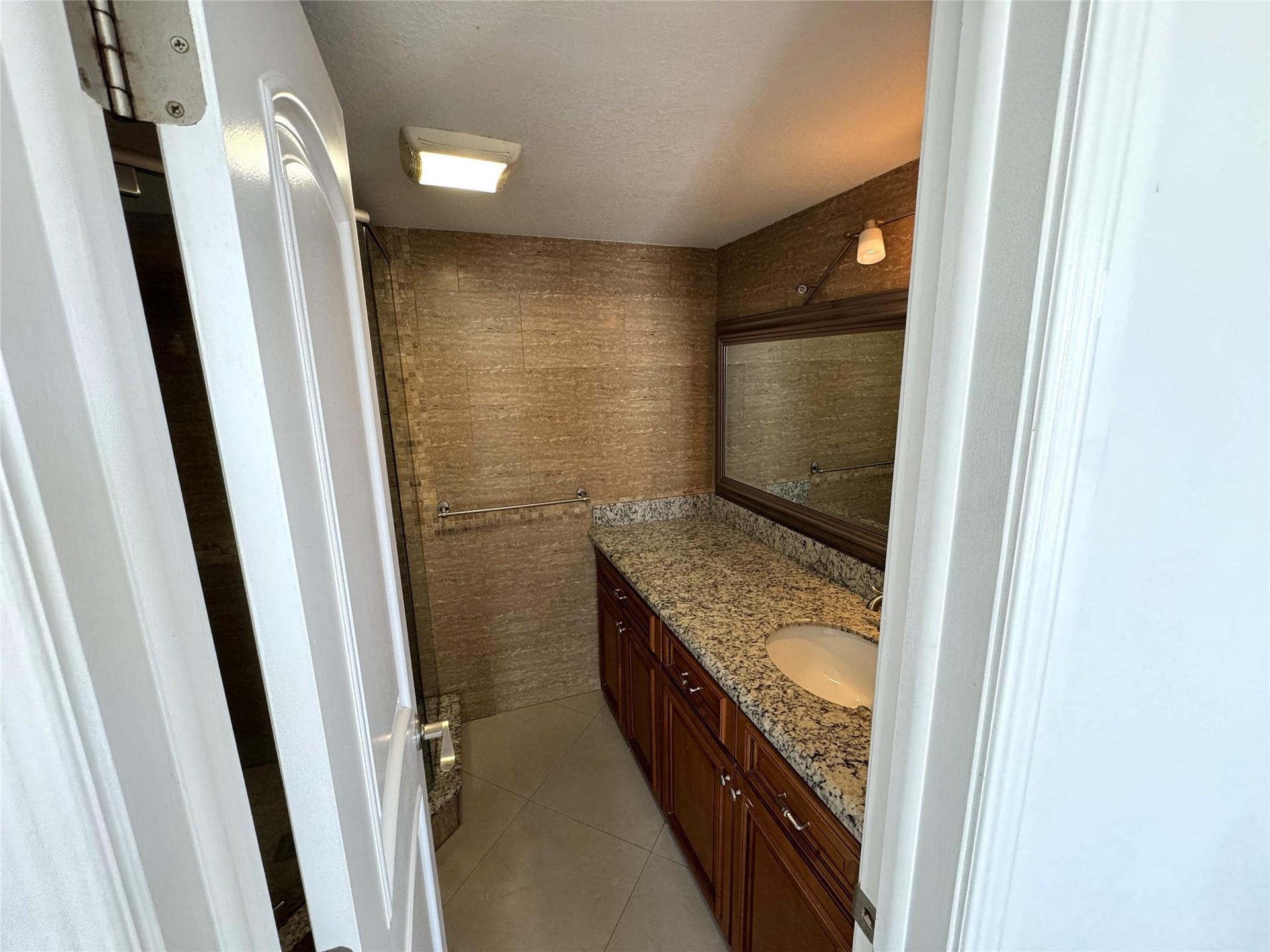 4800 Bayview Drive, #406, Fort Lauderdale, FL 33308 4800 Bayview Drive, #406, Fort Lauderdale, FL 33308