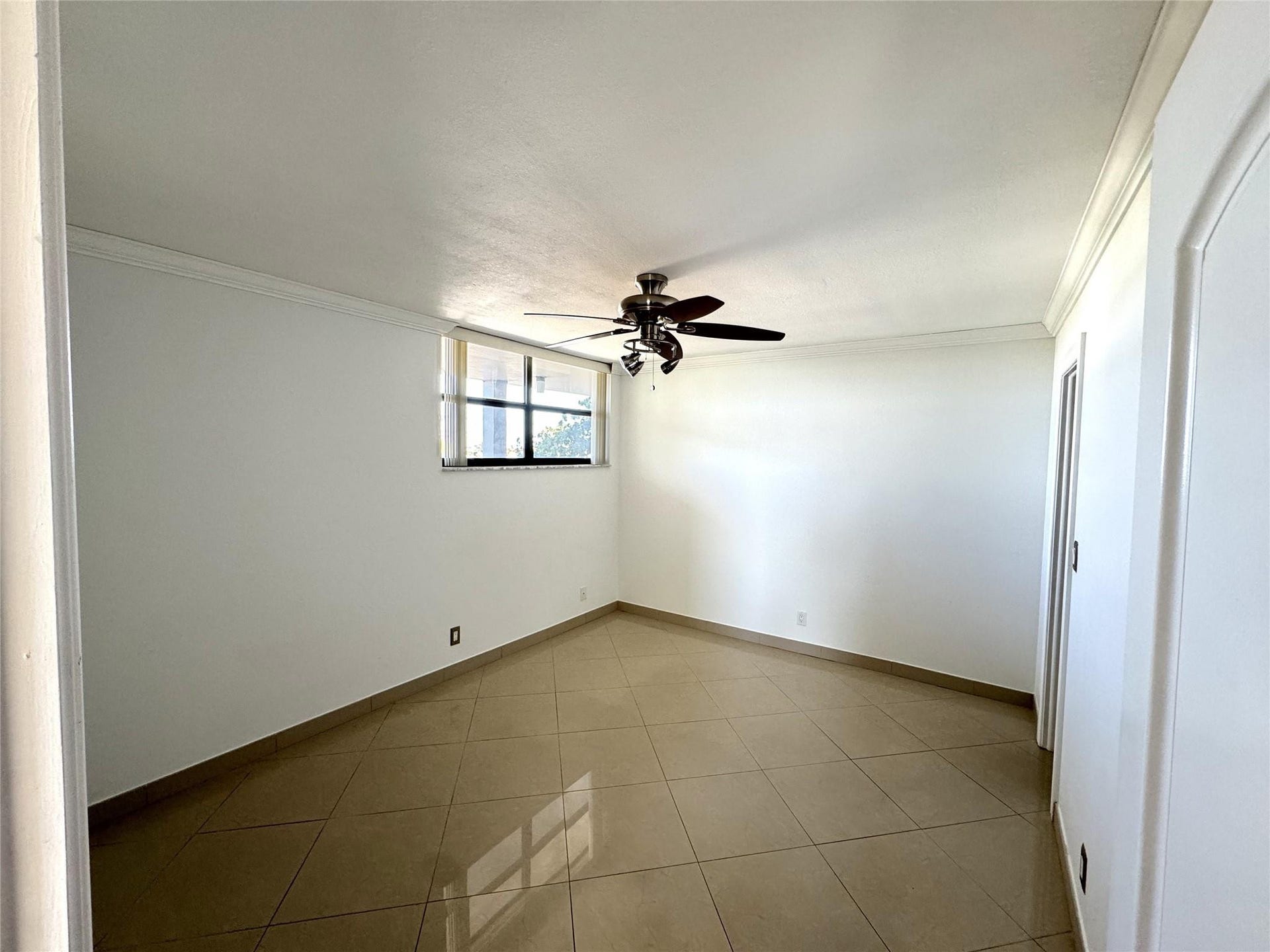 4800 Bayview Drive, #406, Fort Lauderdale, FL 33308 4800 Bayview Drive, #406, Fort Lauderdale, FL 33308