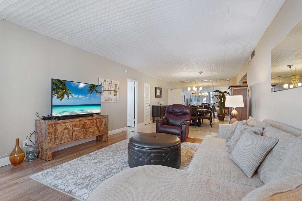 4250 Galt Ocean Drive, #8B, Fort Lauderdale, FL 33308