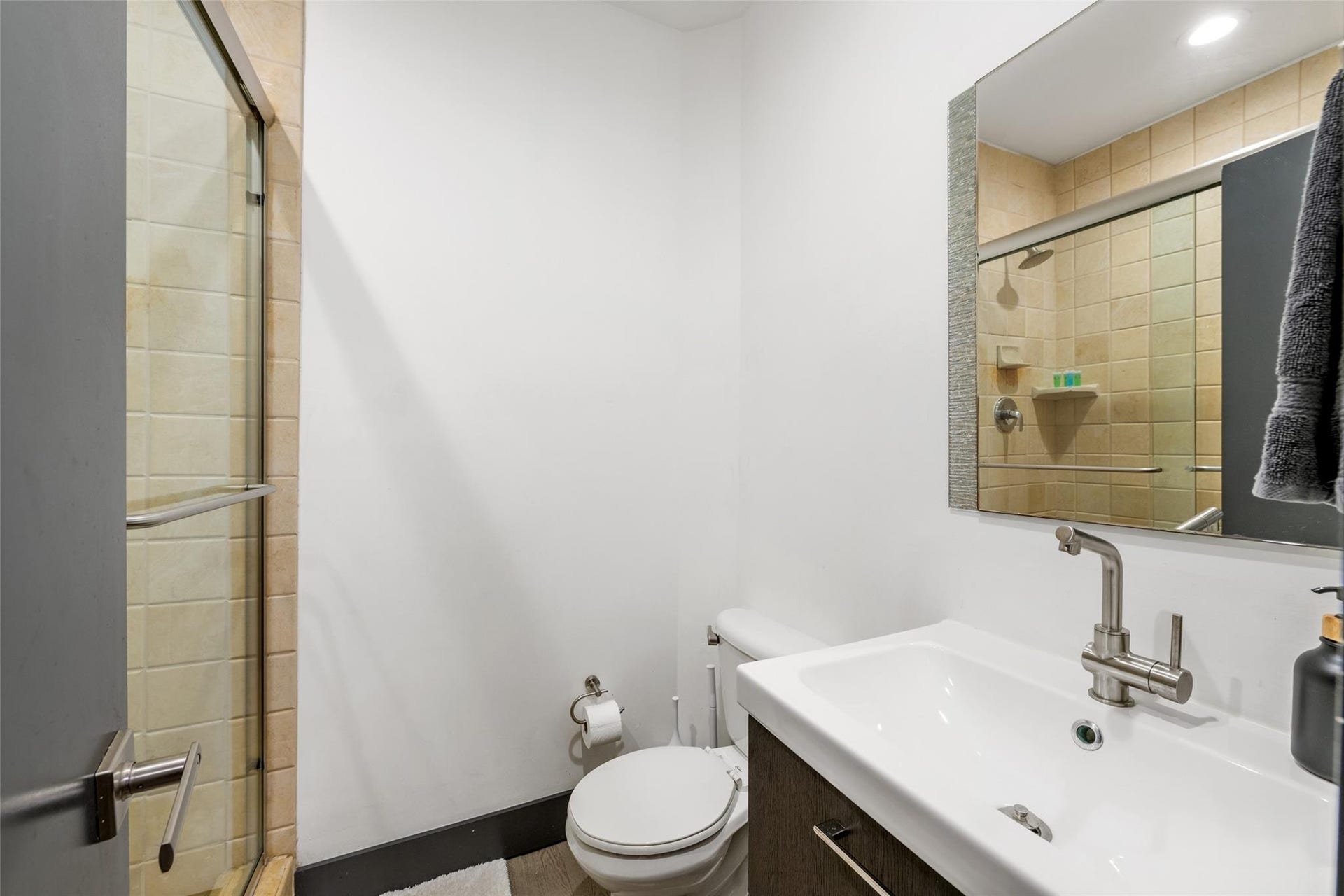 Bedrooms & Baths