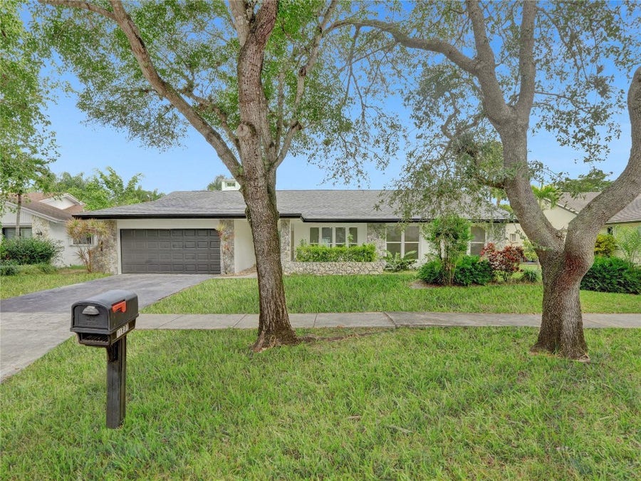 Property photo for 11801 S Island Road, Cooper City, FL