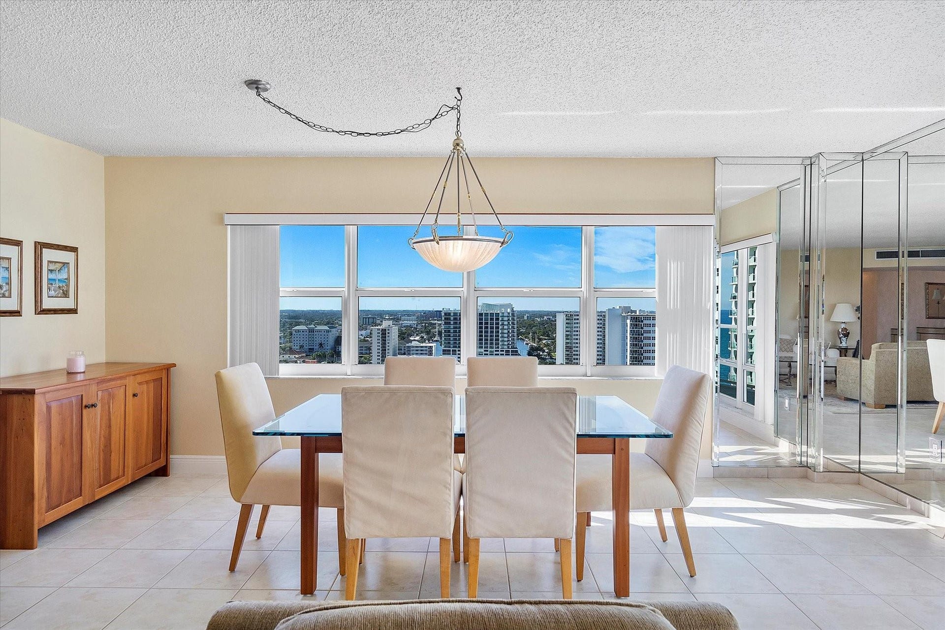 DINNING AREA WITH GREAT CITY VIEWS