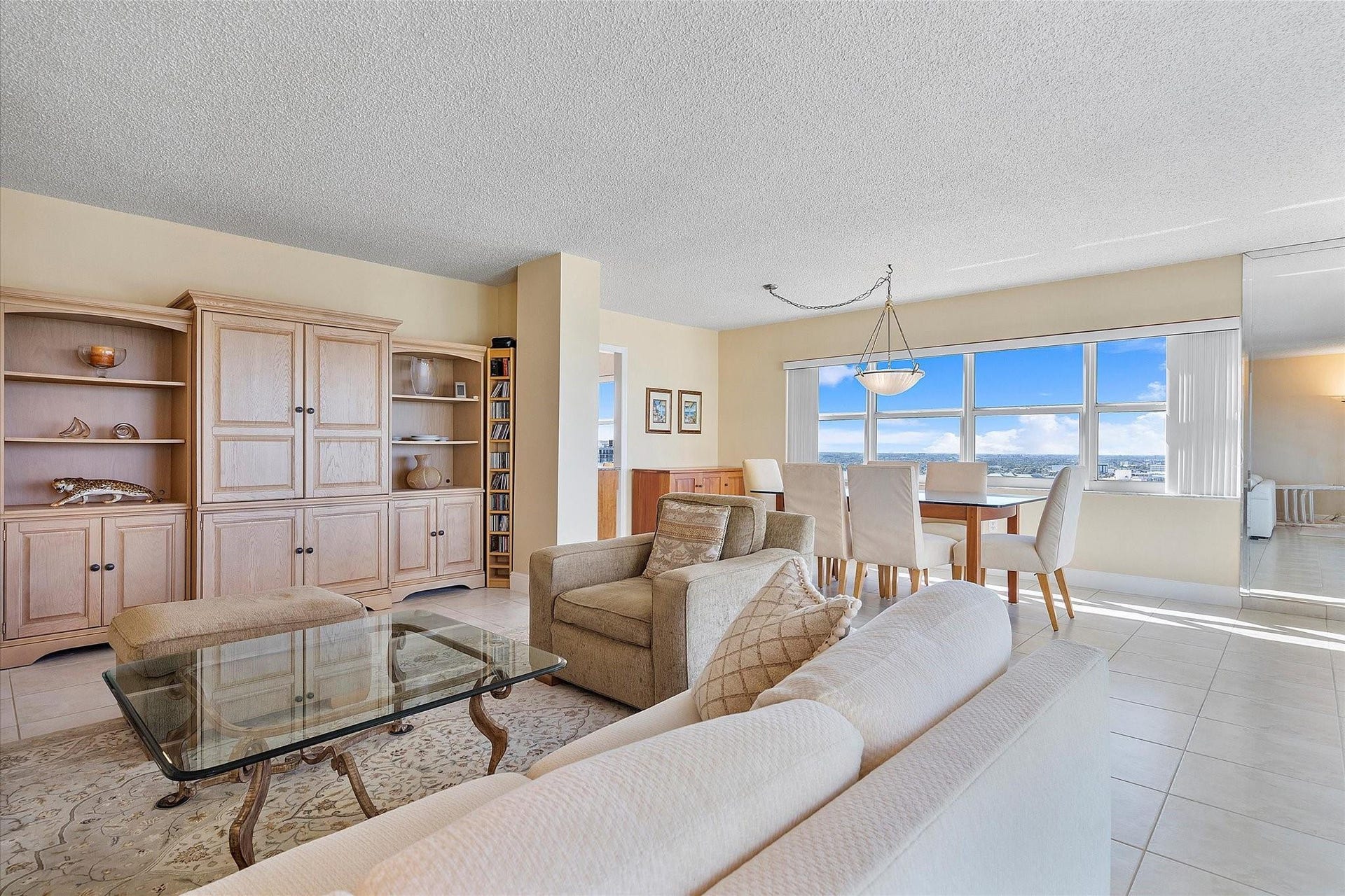 LIVING ROOM & DINNING ROOM