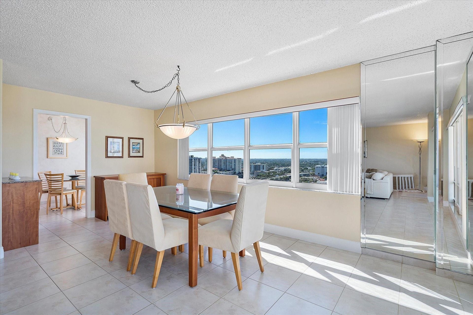 FORMAL DINNING ROOM