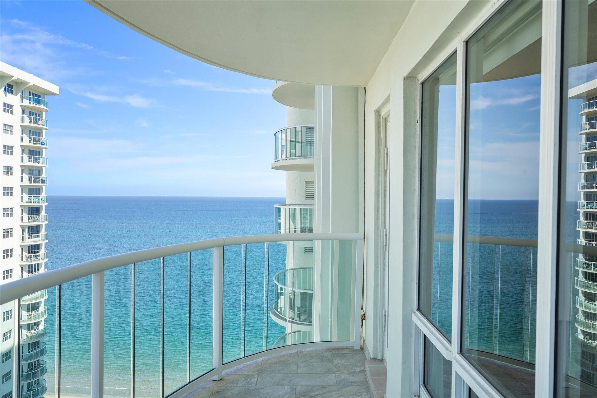 BALCONY OCEAN VIEWS