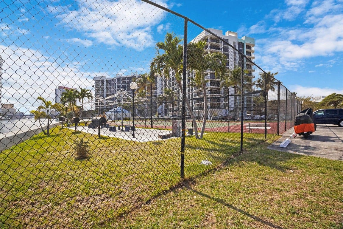 200 Leslie Drive, #915, Hallandale Beach, FL 33009
