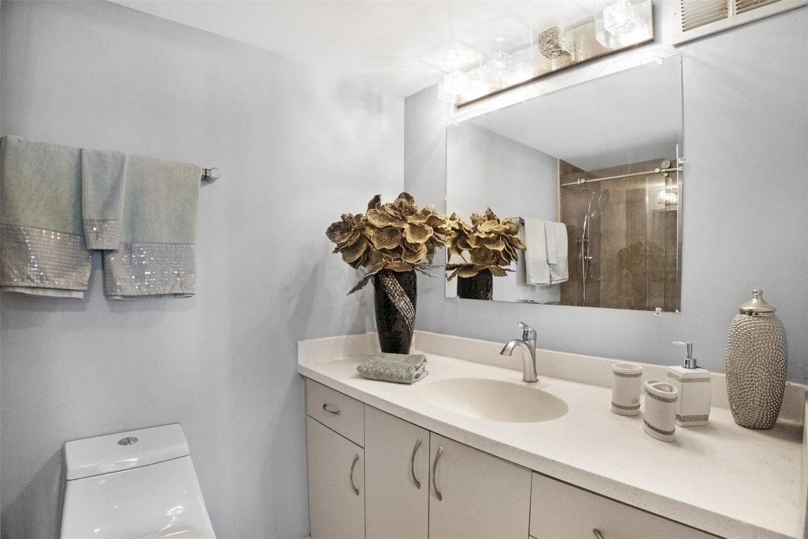 200 Leslie Drive, #915, Hallandale Beach, FL 33009