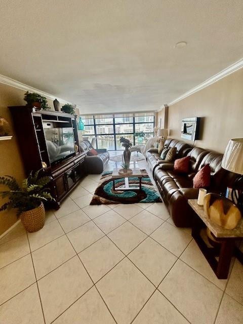 200 Leslie Drive, #915, Hallandale Beach, FL 33009