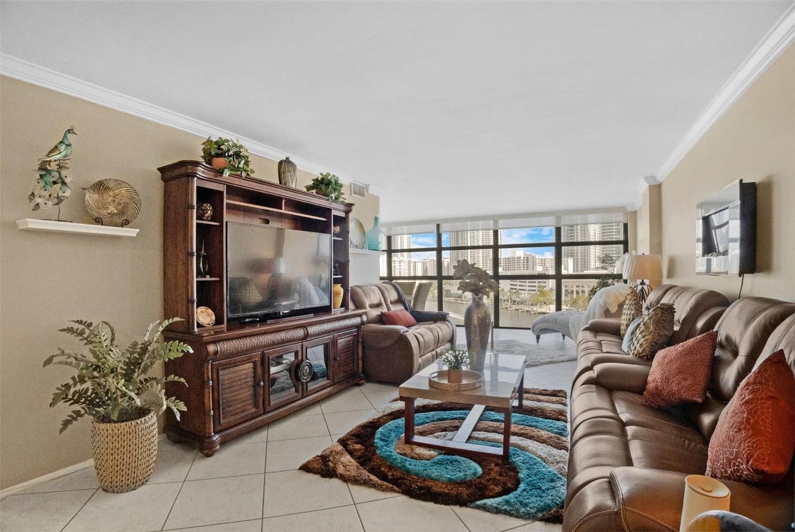200 Leslie Drive, #915, Hallandale Beach, FL 33009
