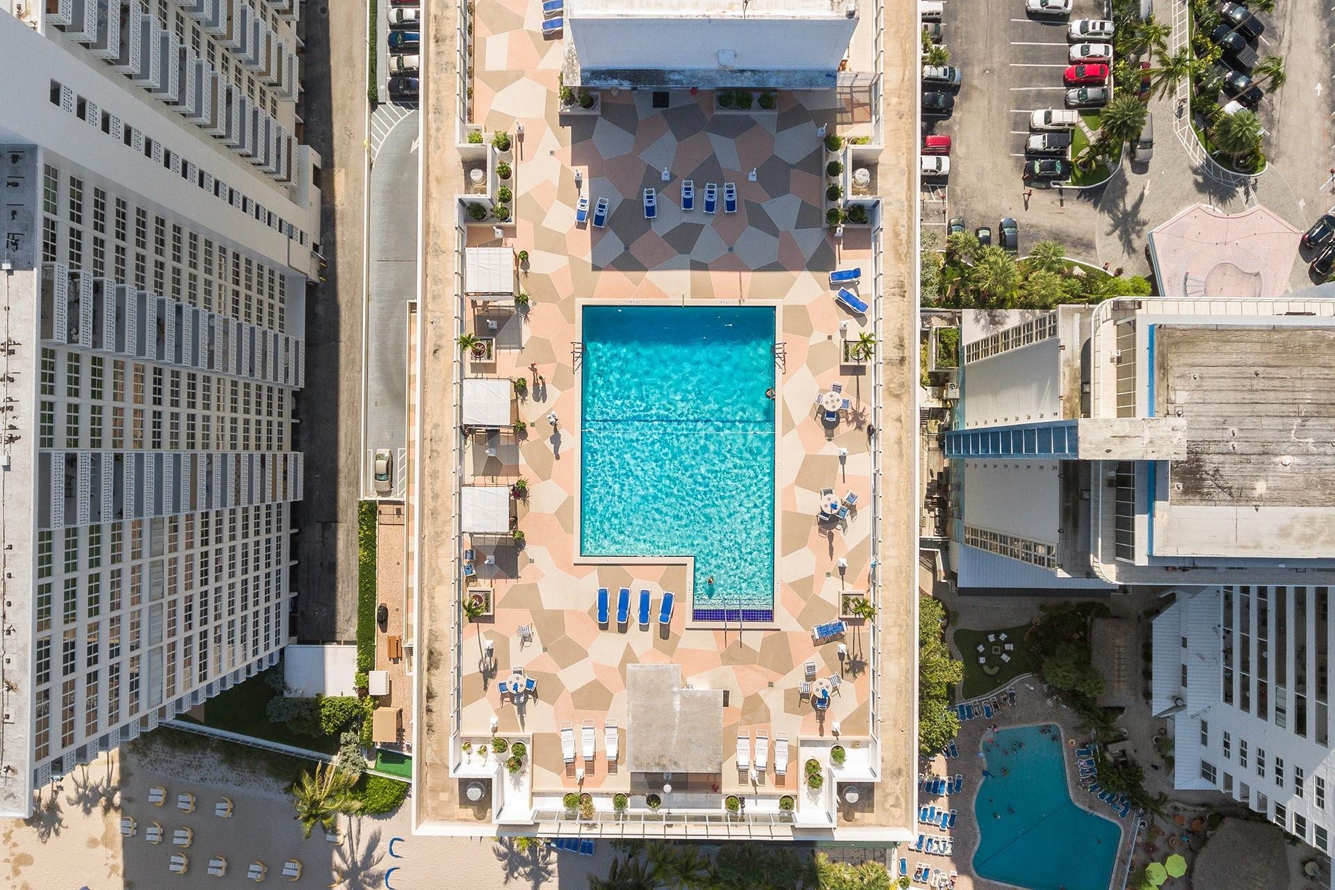 ROOF TOP POOL