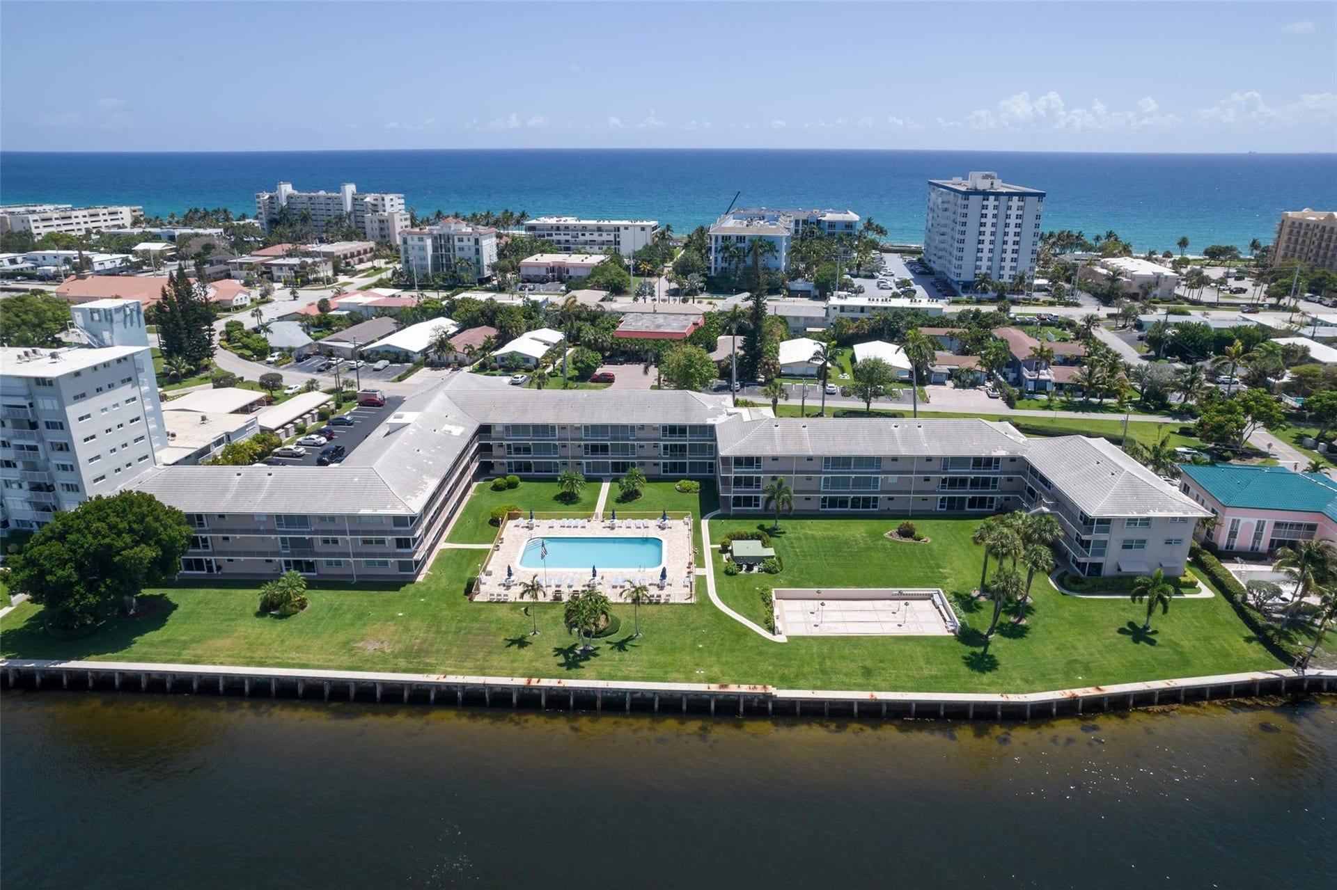 Community offers tons of greenspace and meticulous landscaping right on the water