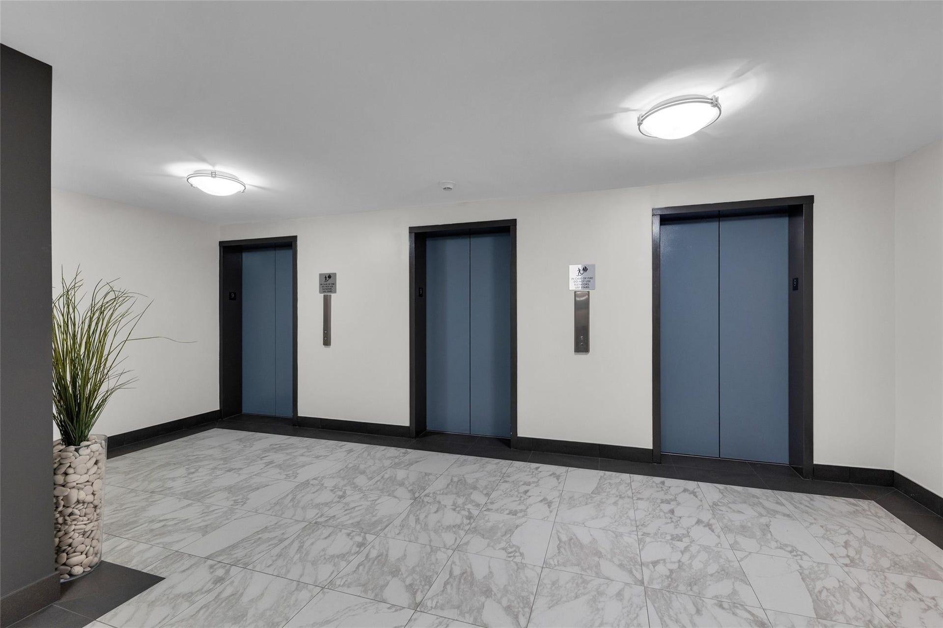 3015 N Ocean Boulevard, #9C, Fort Lauderdale, FL 33308 9th floor elevator lobby