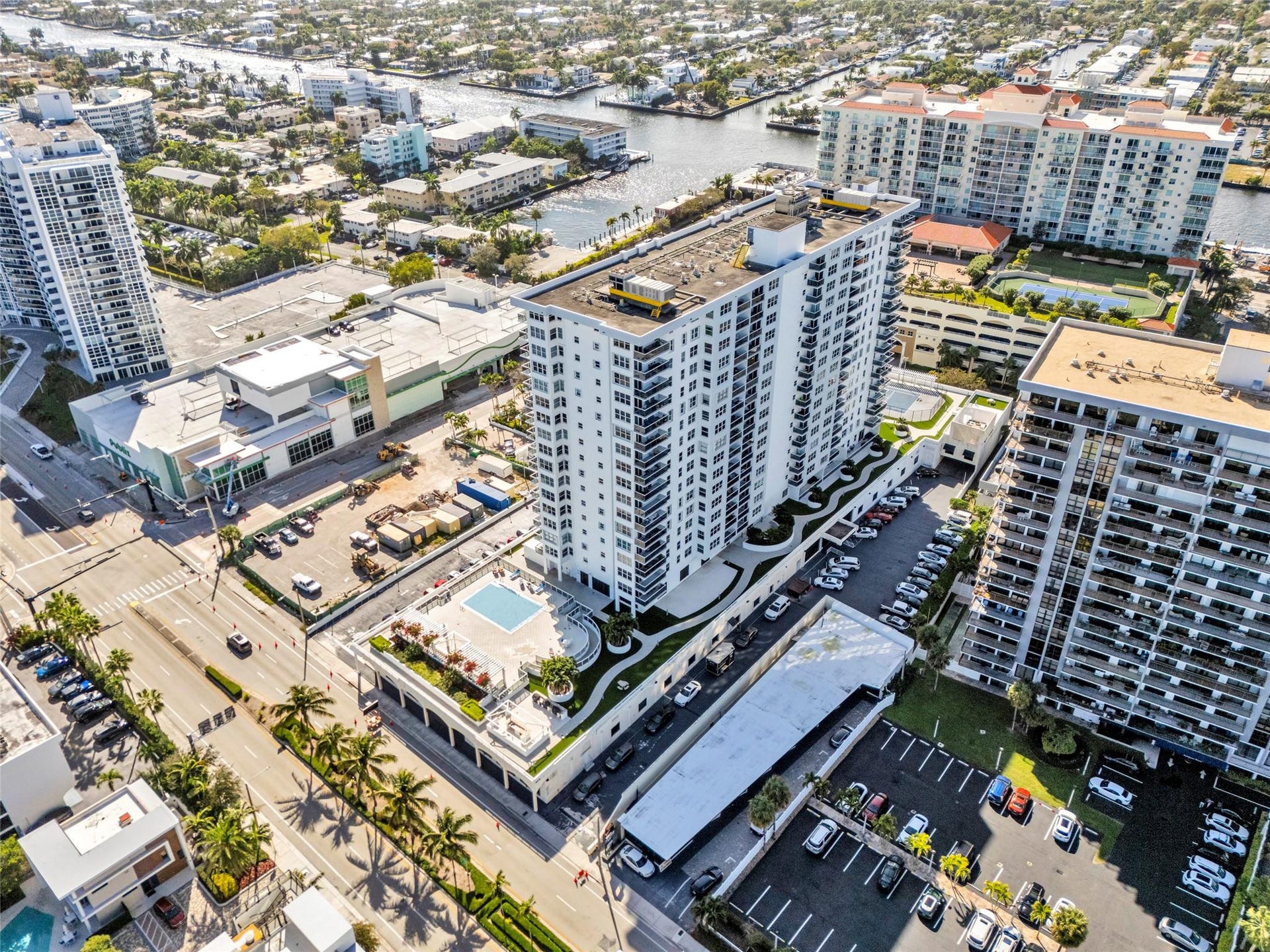 3015 N Ocean Boulevard, #9C, Fort Lauderdale, FL 33308 Easy access to the Intracoastal Waterway