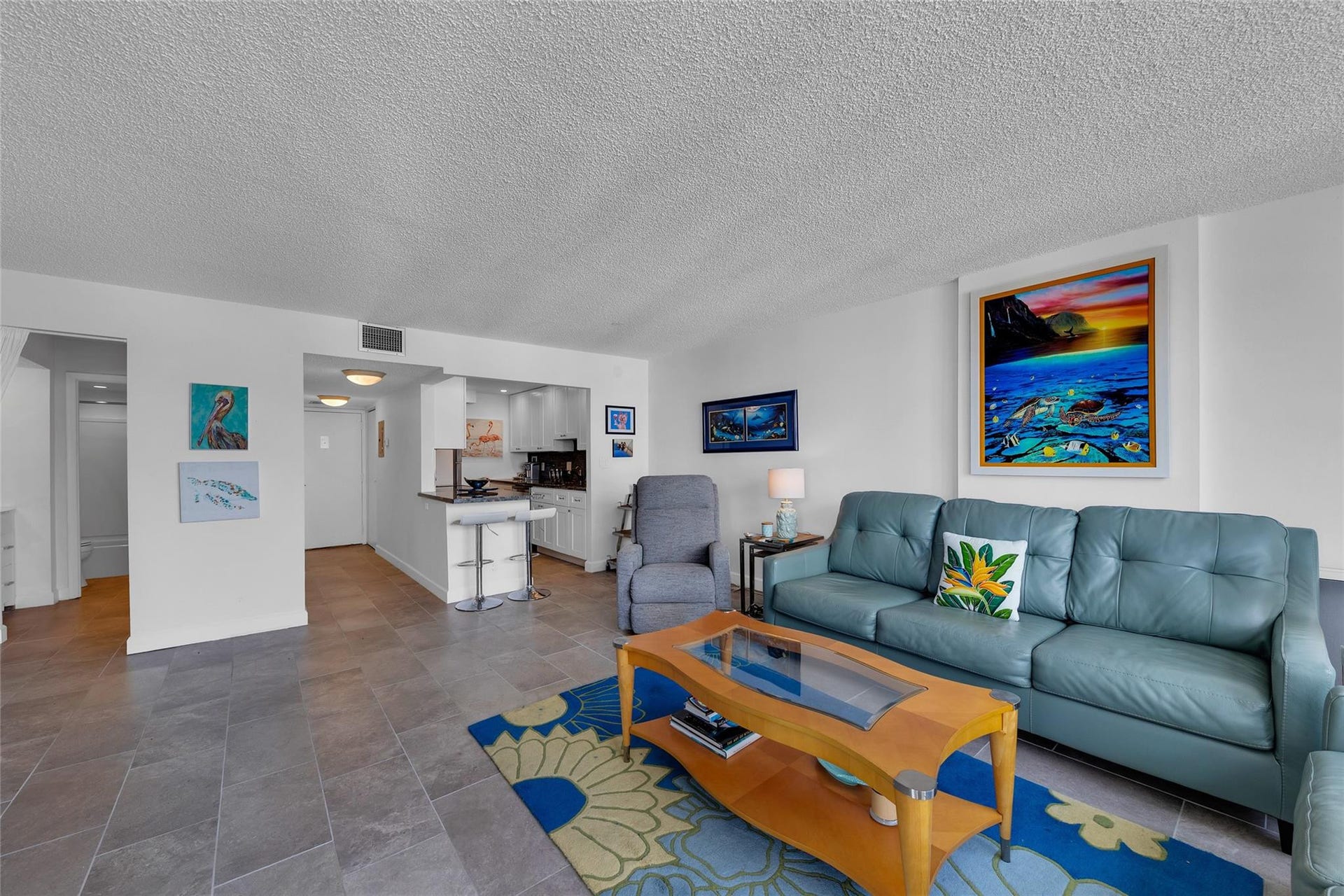 3015 N Ocean Boulevard, #9C, Fort Lauderdale, FL 33308 Spacious studio apartment